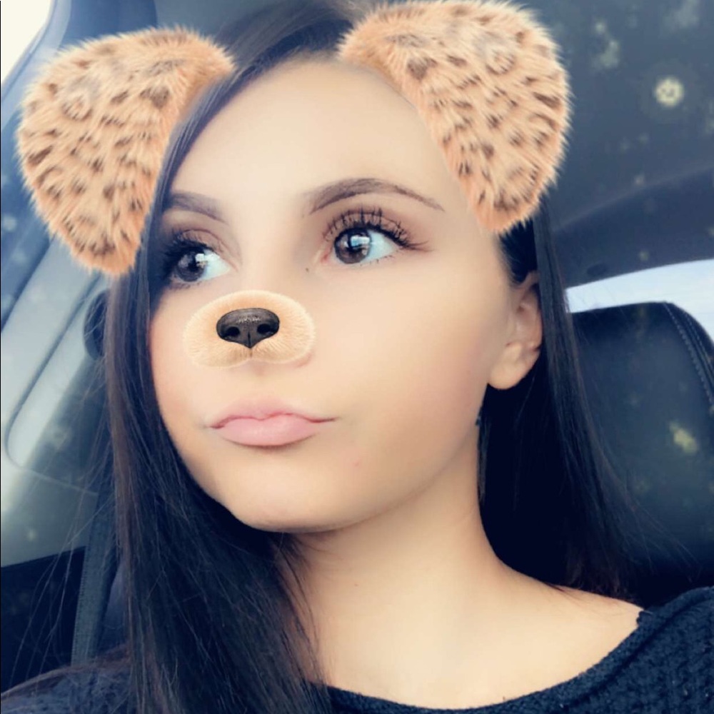 Meet your Posher, Carly